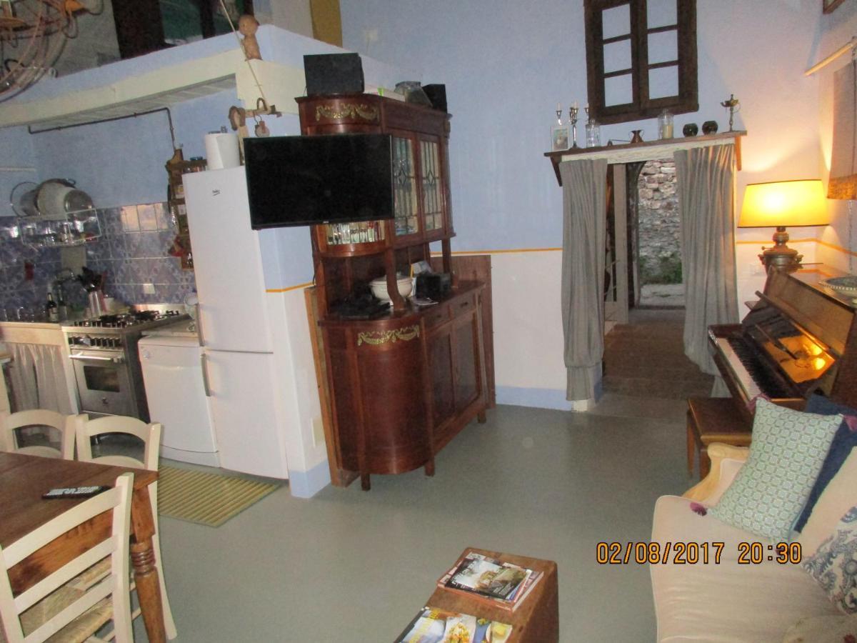 Viandanti, Artisti E Sognatori Bed & Breakfast Comano  Dış mekan fotoğraf